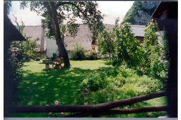 Eslovenia Privát Studor, Exterior
